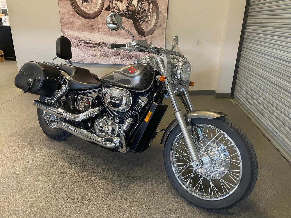 2006 Honda Shadow 750 - Silver alt