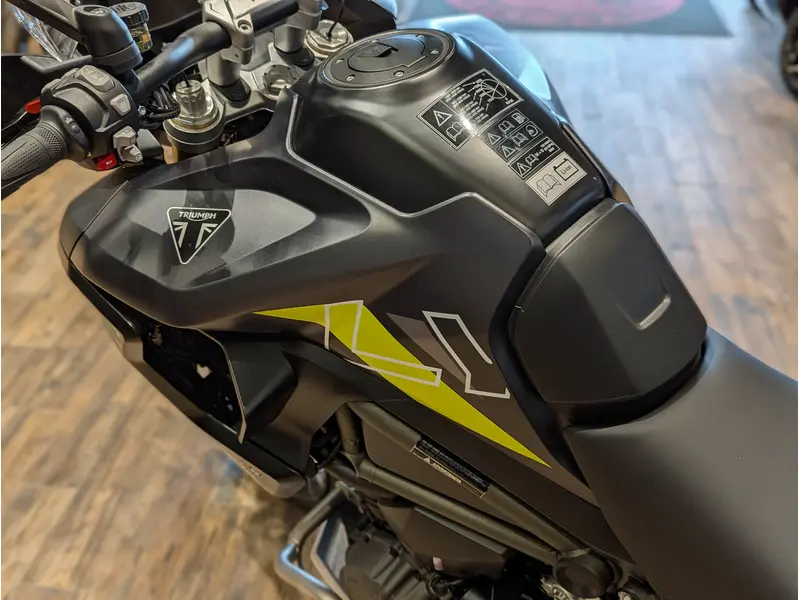 2026 Triumph Tiger 1200 Desert Edition // Satin Granite