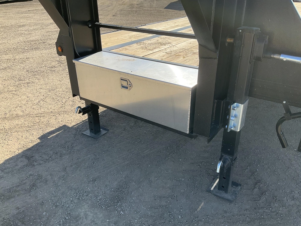 2026 Canada Trailers 8.5x32 15 Ton Deckover Gooseneck Equipment Trailer alt
