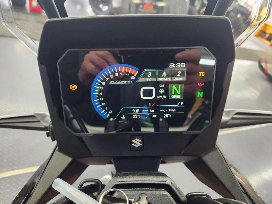 2026 Suzuki V-strom 800de alt