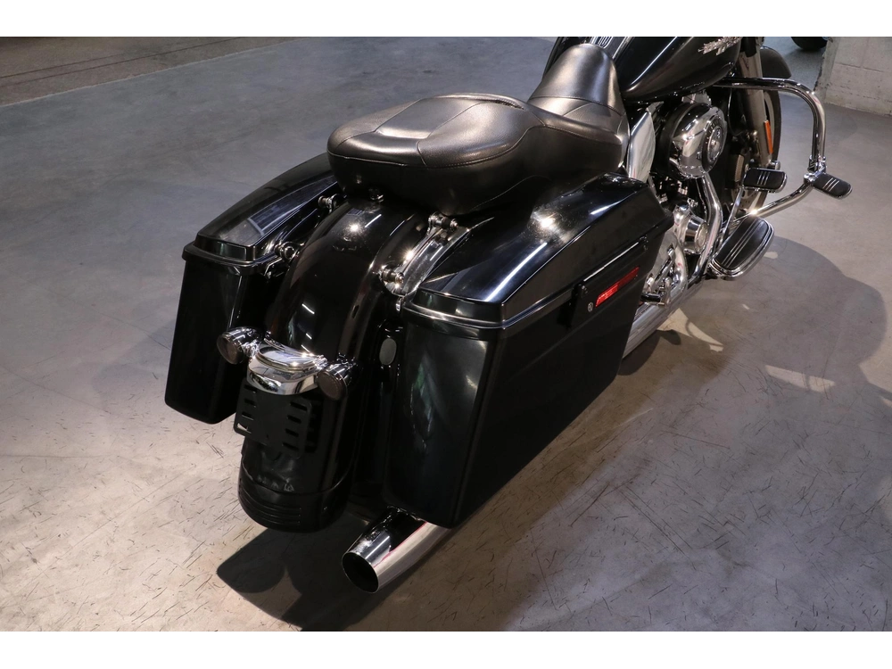 2010 Harley-davidson Street Glide Flhx alt
