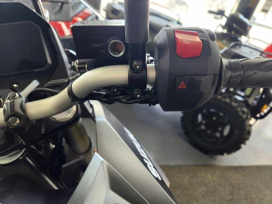 Suzuki V-strom 800 2026 alt