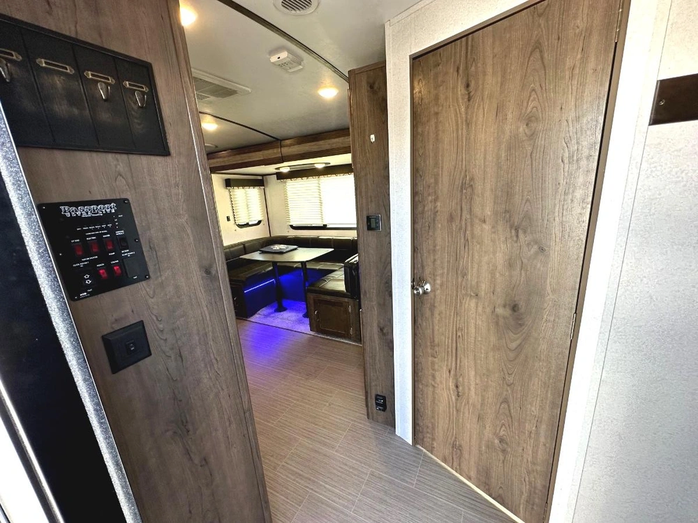 2020 Keystone Rv Passport Ultra-lite Gt Series 2521rl alt