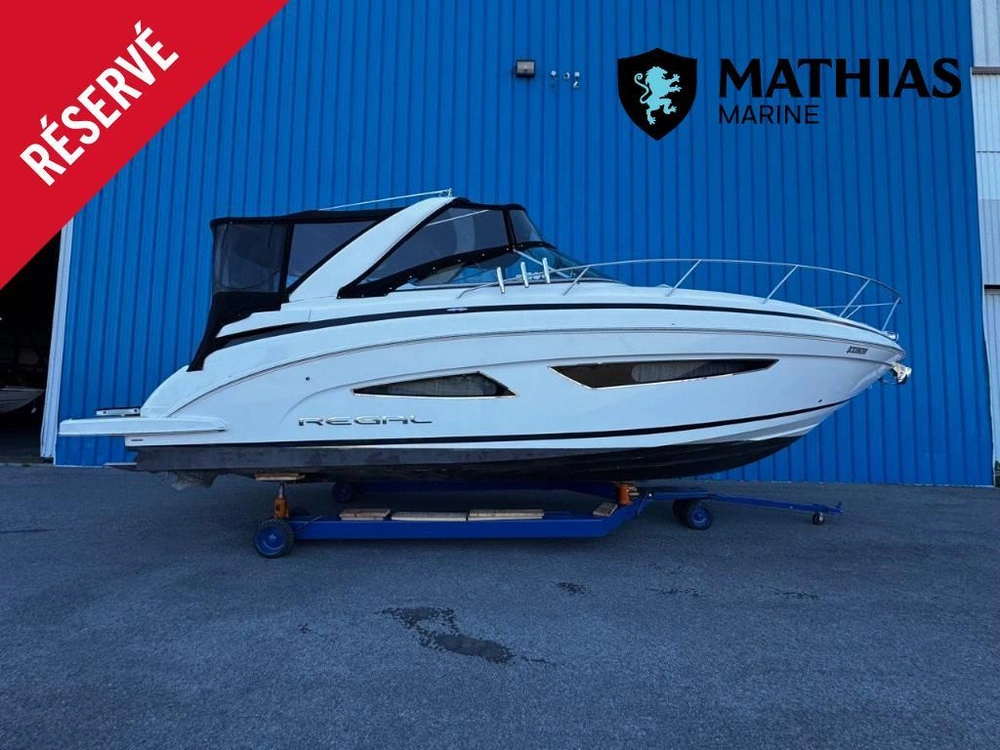 2017 Regal 32 Express alt
