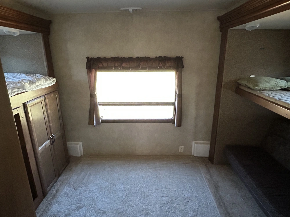 2014 Wildwood 402qbq alt