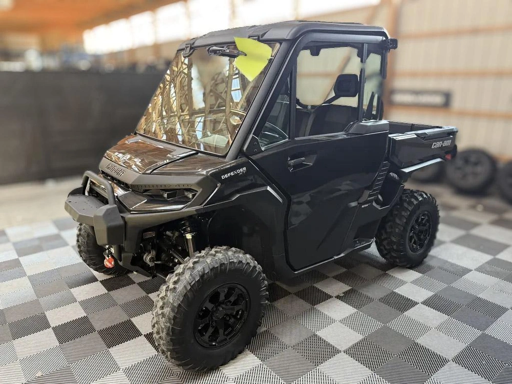2026 Can-am Defender Xt Cab Hd11 W/10.25 Infotainment alt