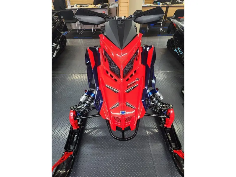 Polaris 9R INDY XCR 128 2025