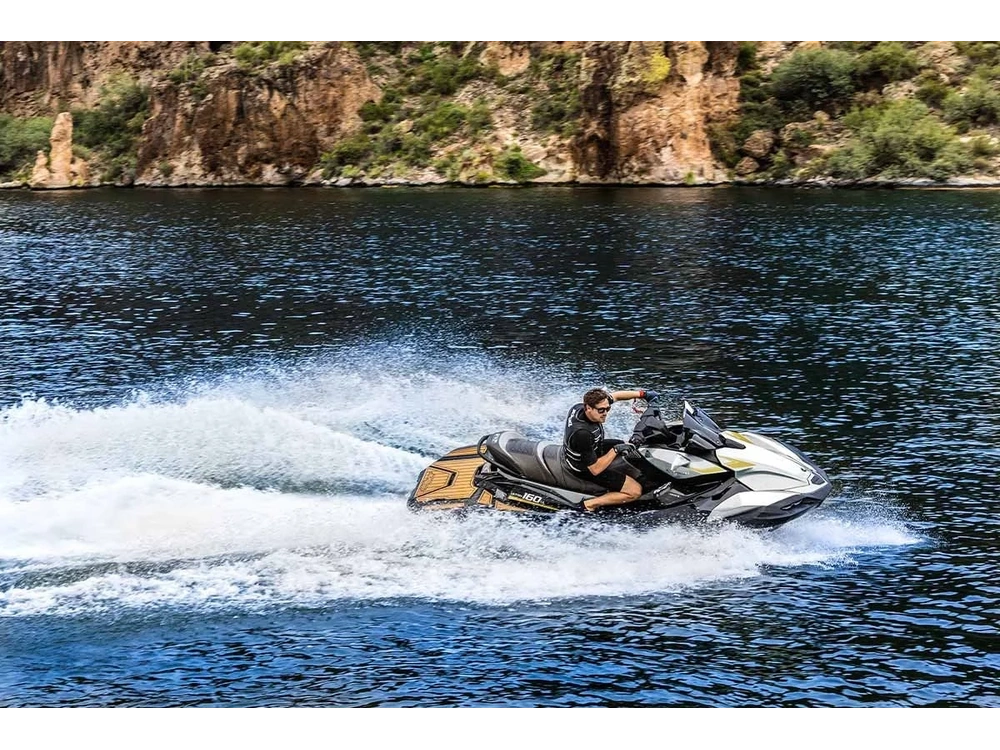 2026 Kawasaki Jet Ski Ultra 160lx alt