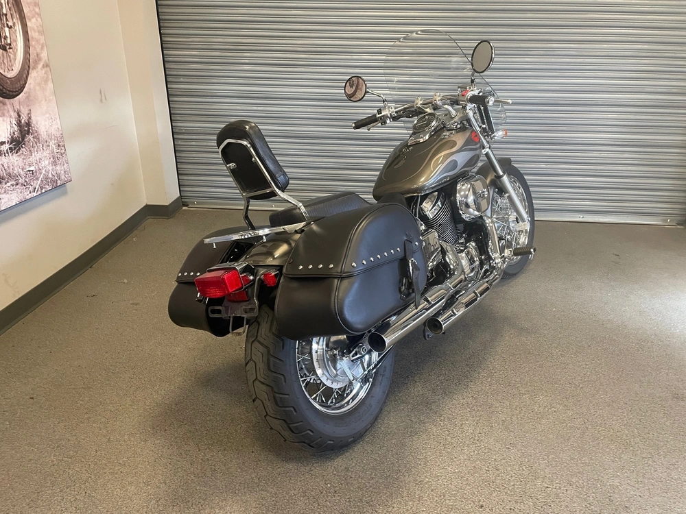 2006 Honda Shadow 750 - Silver alt