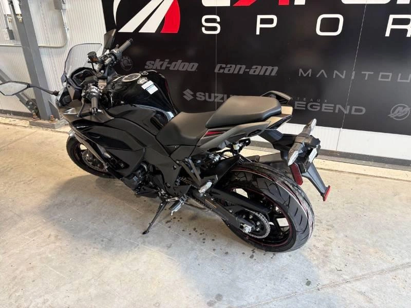 2025 Kawasaki Ninja 1100sx Se alt