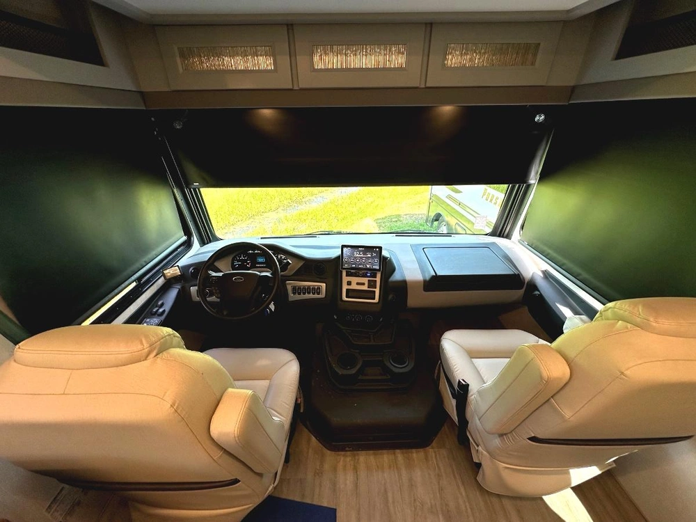 Coachmen Mirada 32ls 2024 alt