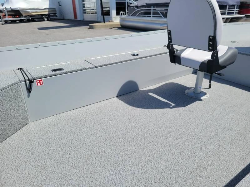 2027 Smoker-craft Angler Patriot 16 Tl alt