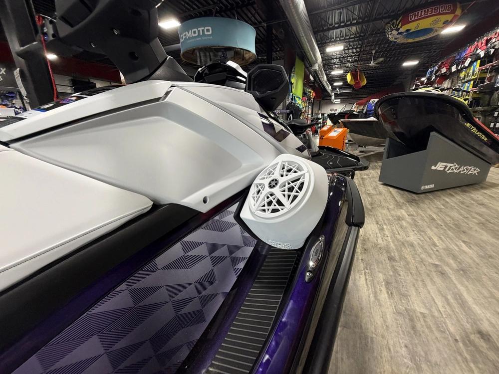 2026 Yamaha Vx Cruiser Ho W/ Audio Nightshade/white alt