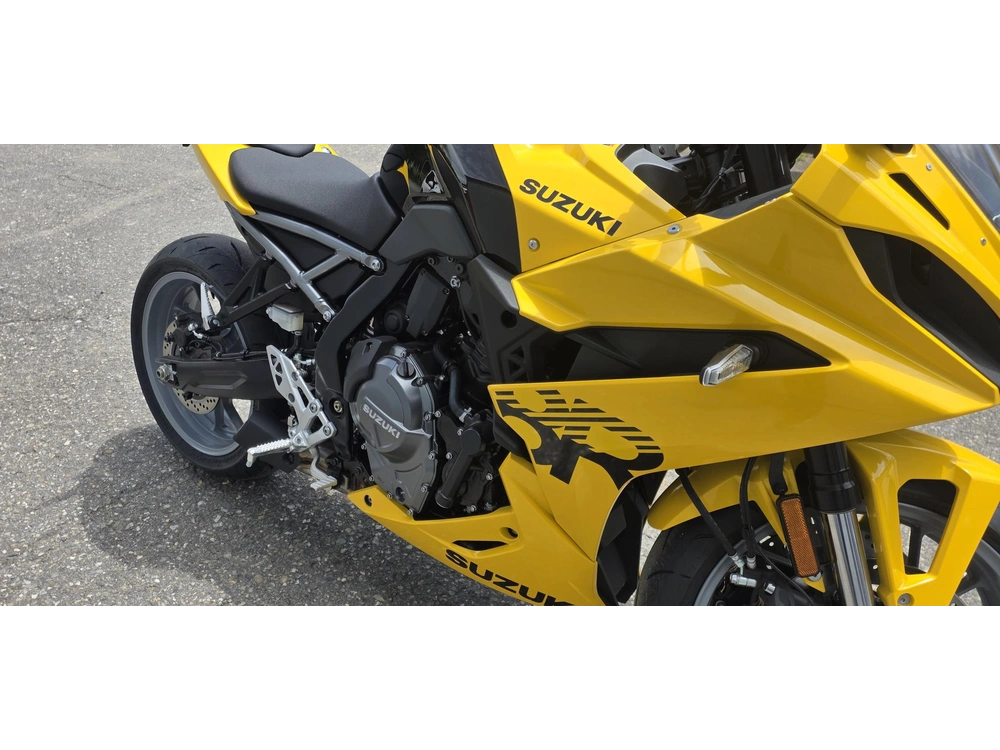 Suzuki Gsx-8r 2025 alt