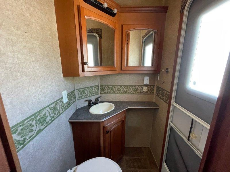 Heartland Big Horn 3800bh 2011 alt
