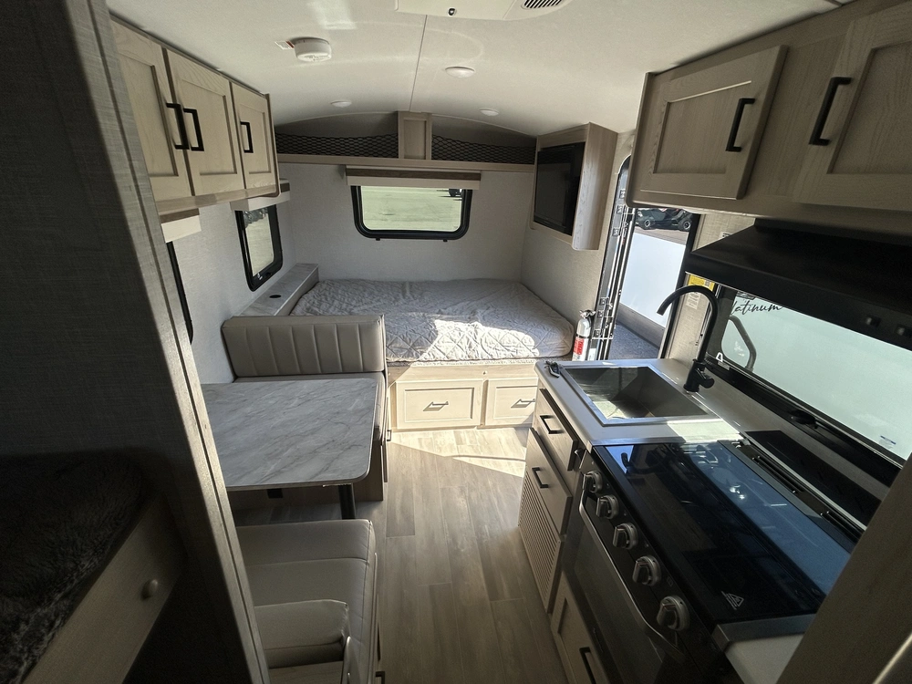 2023 Rockwood Geopro G19bh alt