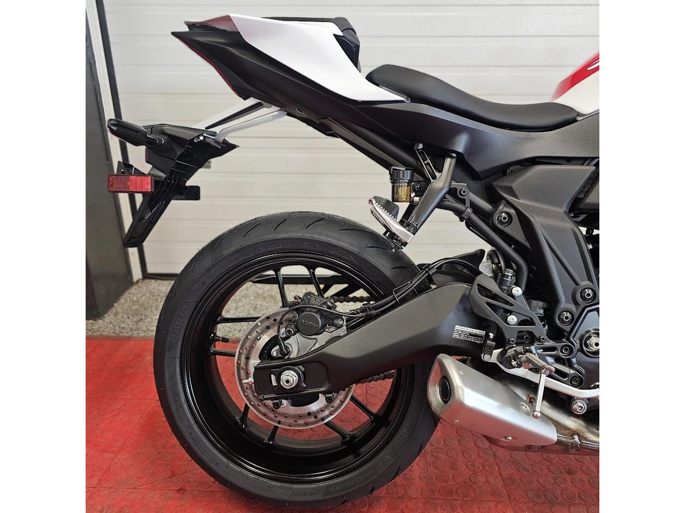 2026 Yamaha Yzf-r7 alt