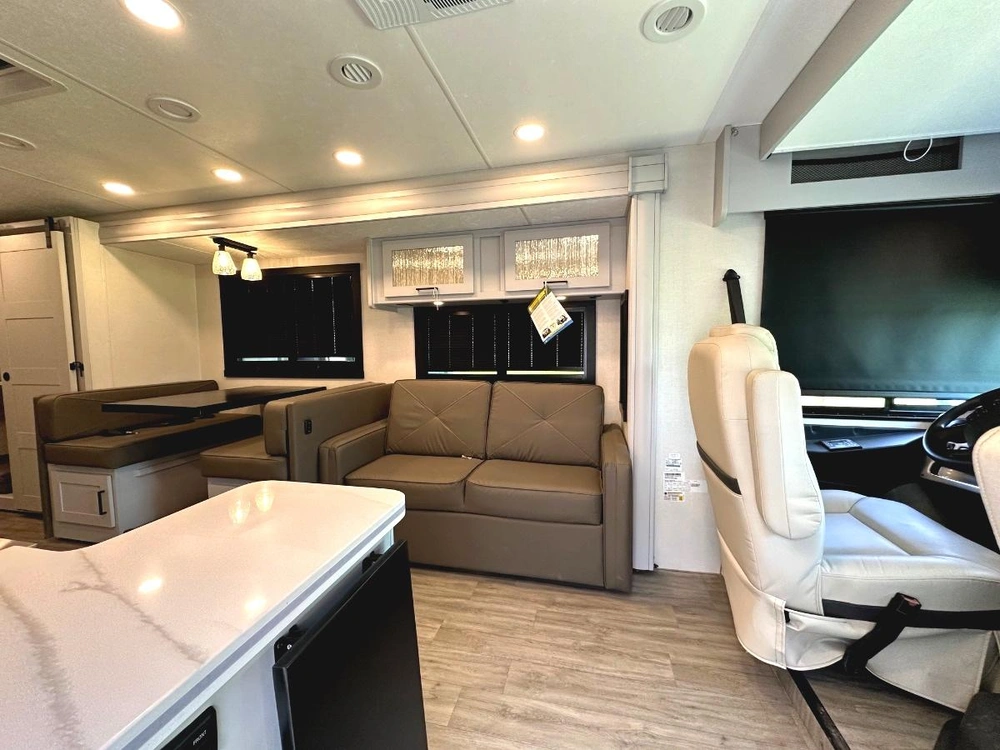 Coachmen Pursuit 31es 2024 alt