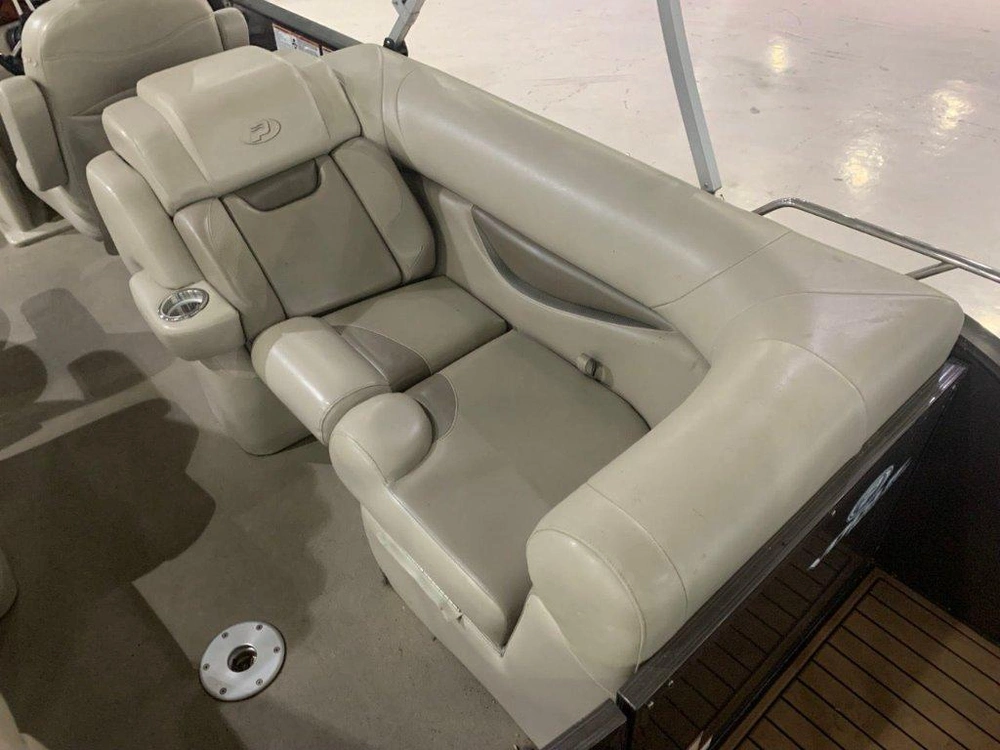 2013 Princecraft Vogue 25 alt