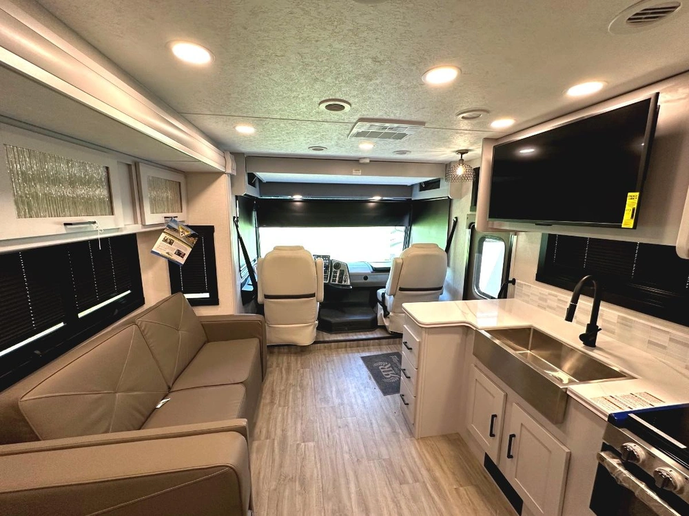 Coachmen Pursuit 31es 2024 alt