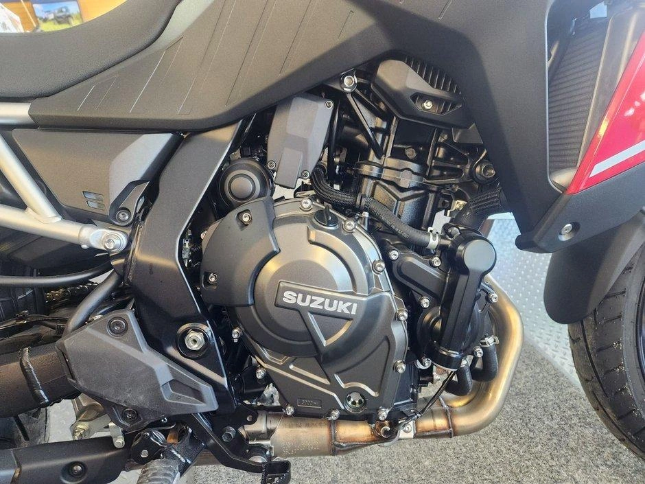 2025 Suzuki V-strom 800 alt