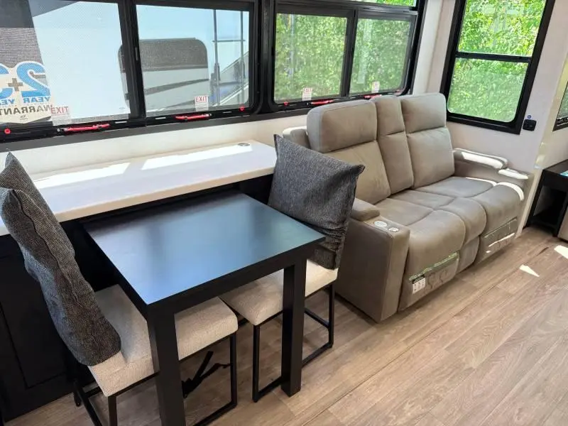 2027 Jayco Pinnacle