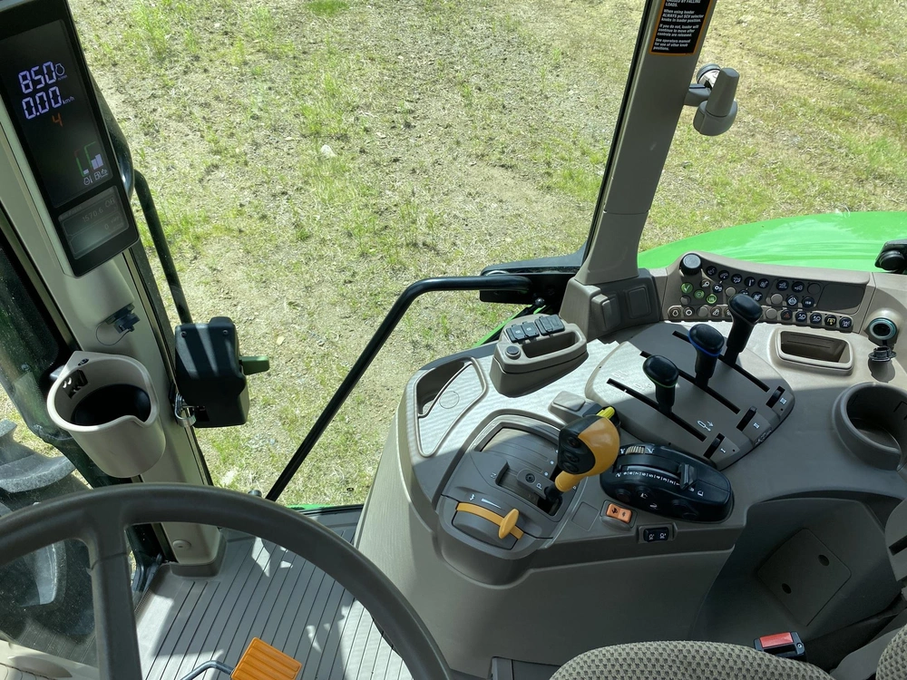 John Deere 6110m 2024 alt