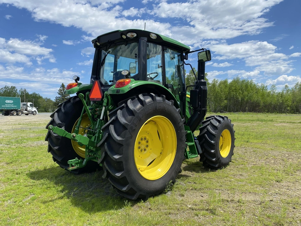 John Deere 6110m 2024 alt