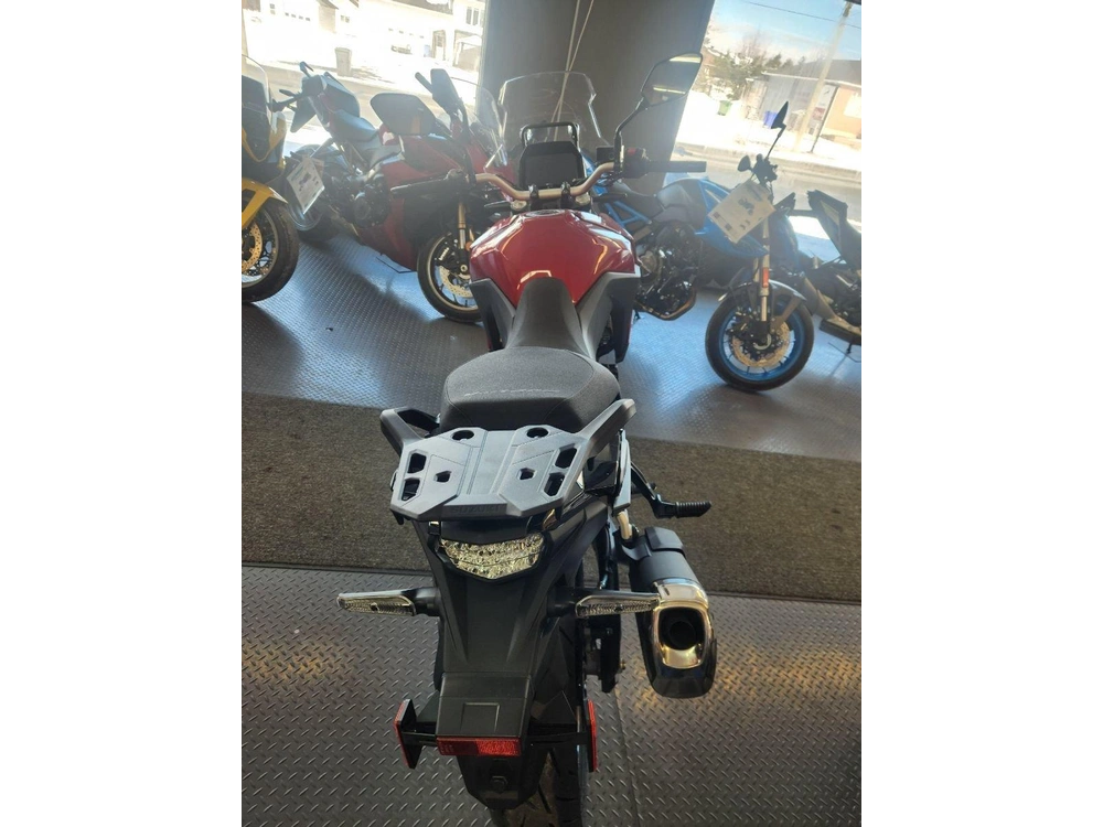 2025 Suzuki V-strom 800 alt