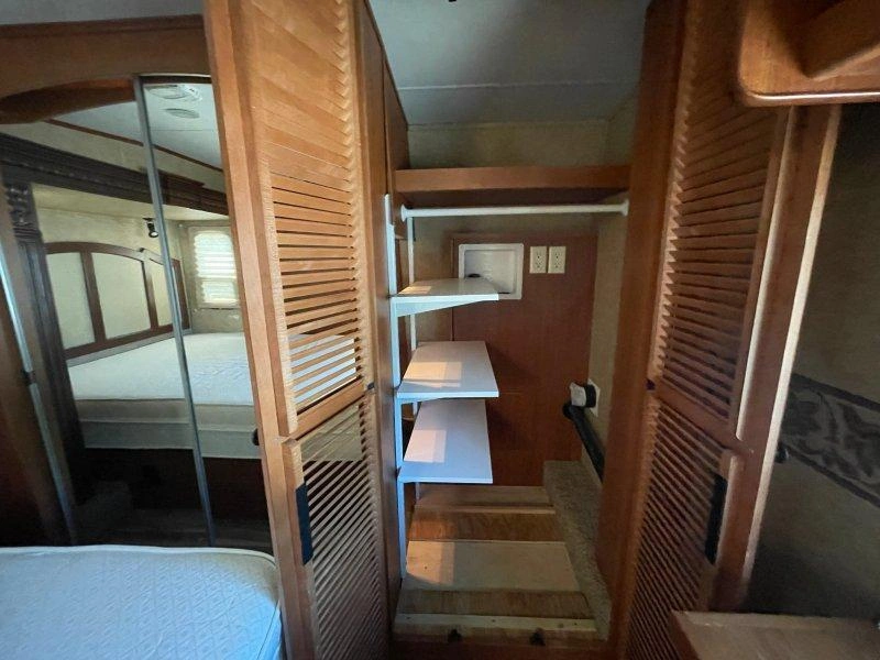 Heartland Big Horn 3800bh 2011 alt
