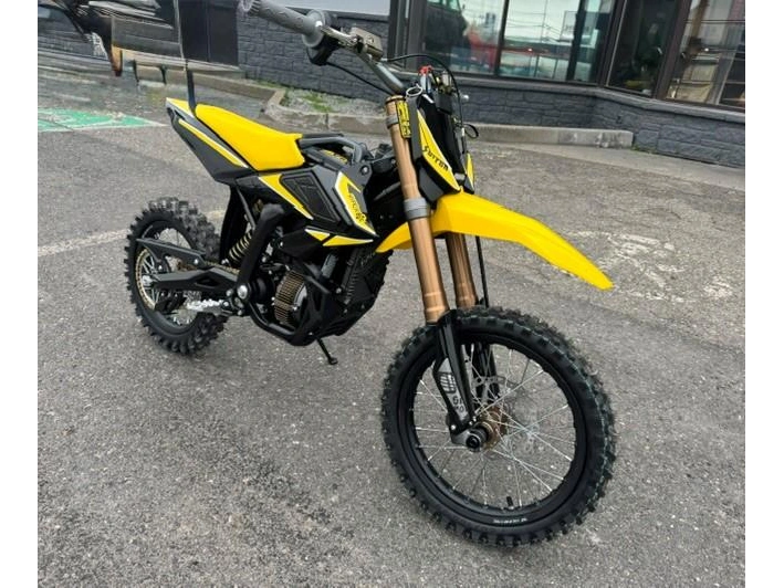 2026 Surron Hyper Bee 100% Électrique Avec 8,000 Watts alt