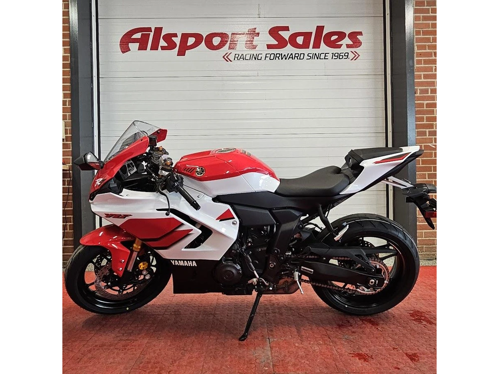 2026 Yamaha Yzf-r7 alt