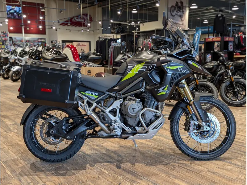 2026 Triumph Tiger 1200 Desert Edition // Satin Granite