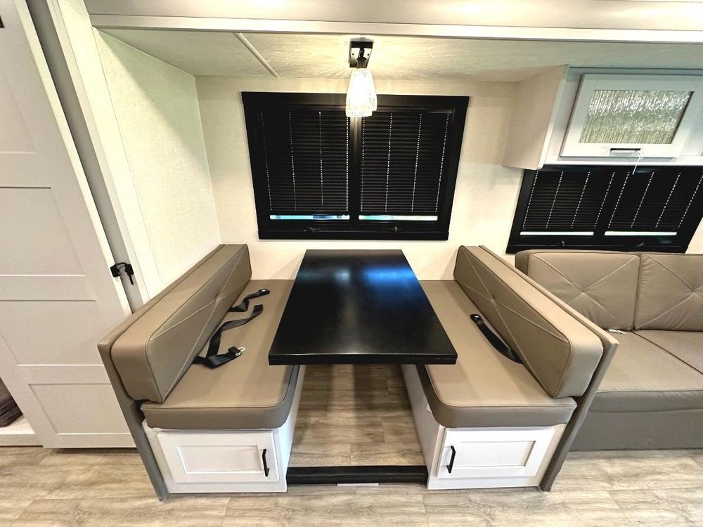 Coachmen Pursuit 31es 2024 alt