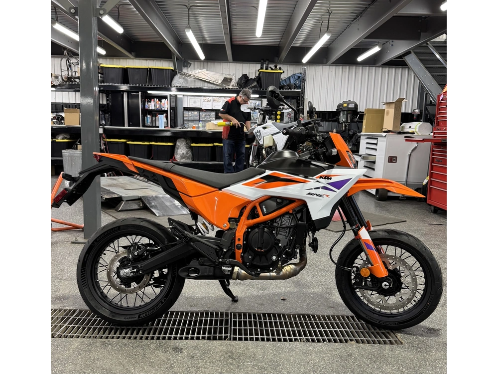 Ktm 390 Smc R 2026 alt