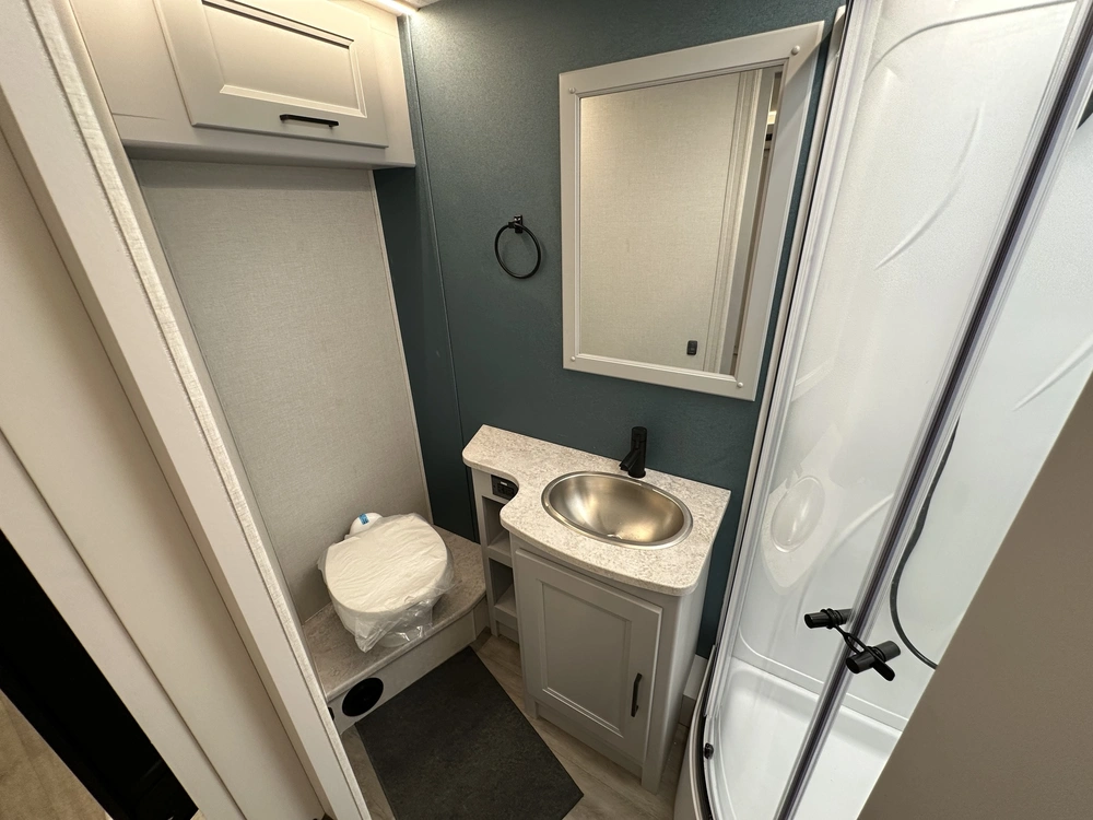 Coachmen Mirada 32ls 2024 alt