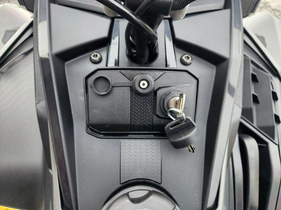 Polaris 650 Indy Vr1 137 2025 alt