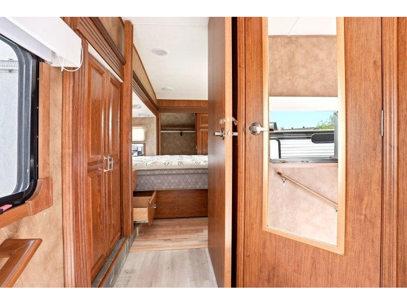 Crossroads Cruiser 335ss 2014 alt