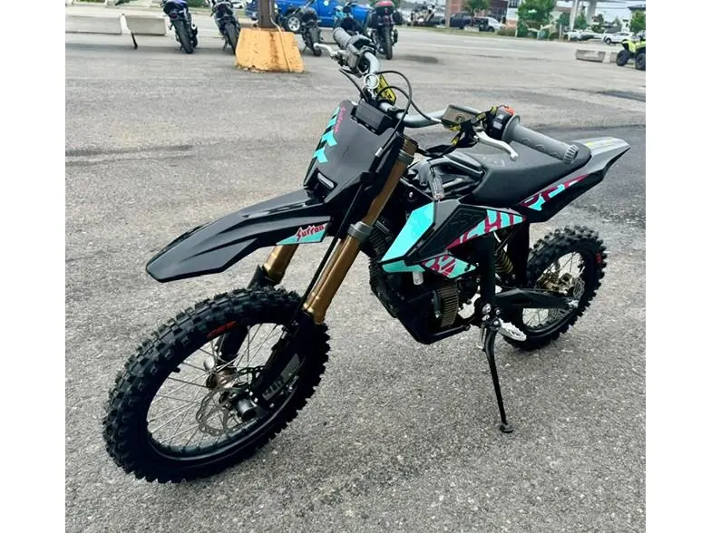 Surron HYPER BEE 100% ÉLECTRIQUE AVEC 8,000 WATTS 2026