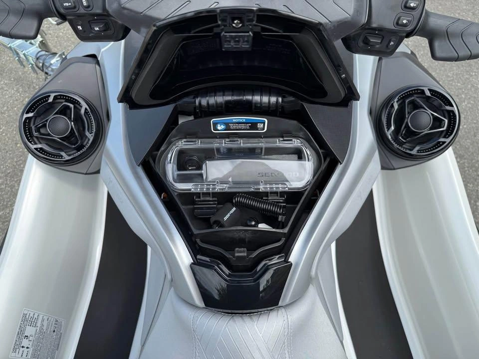 2026 Sea-doo Gtx Limited 325 (sound System) alt