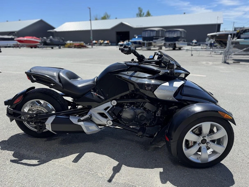 Can-am F3-s Manuel 2015 alt