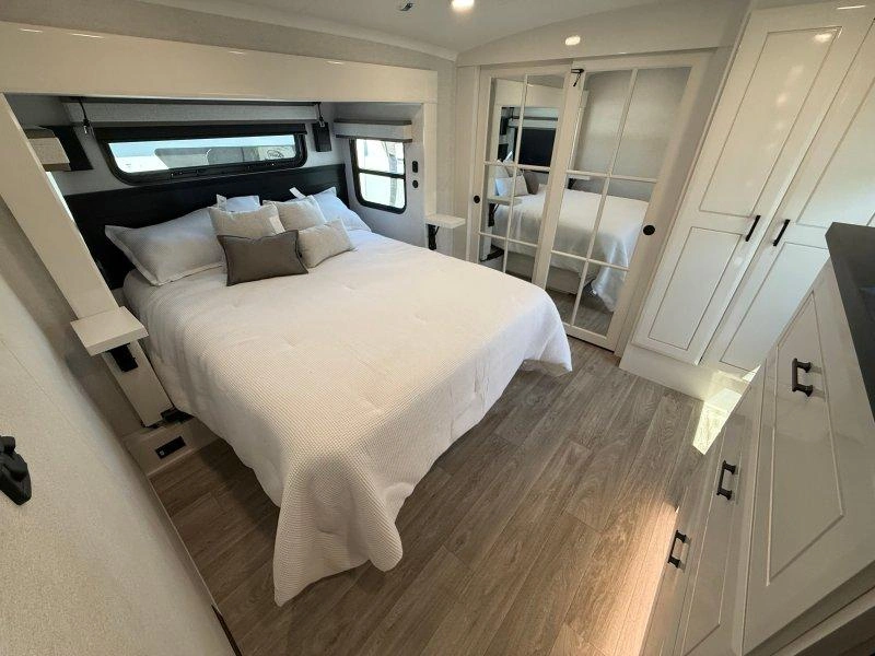 Jayco Pinnacle 32rlts 2027 alt