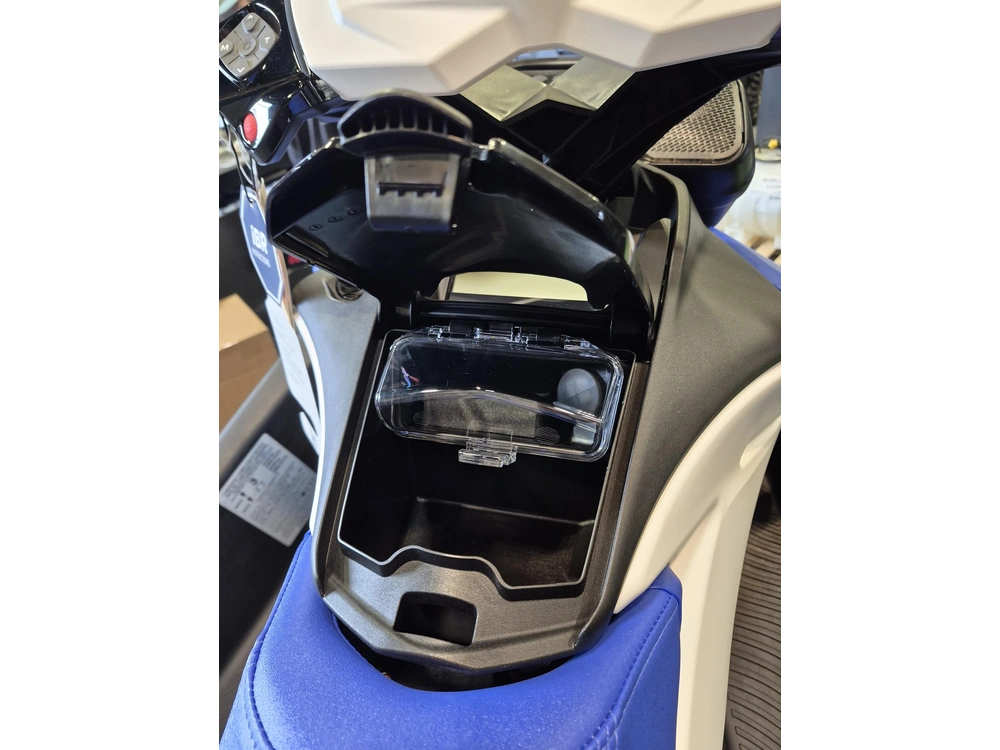 2026 Sea-doo Spark Convenience Package 900 3up Ibr "dazzling Blue / Vapor Blue (sound System)" alt