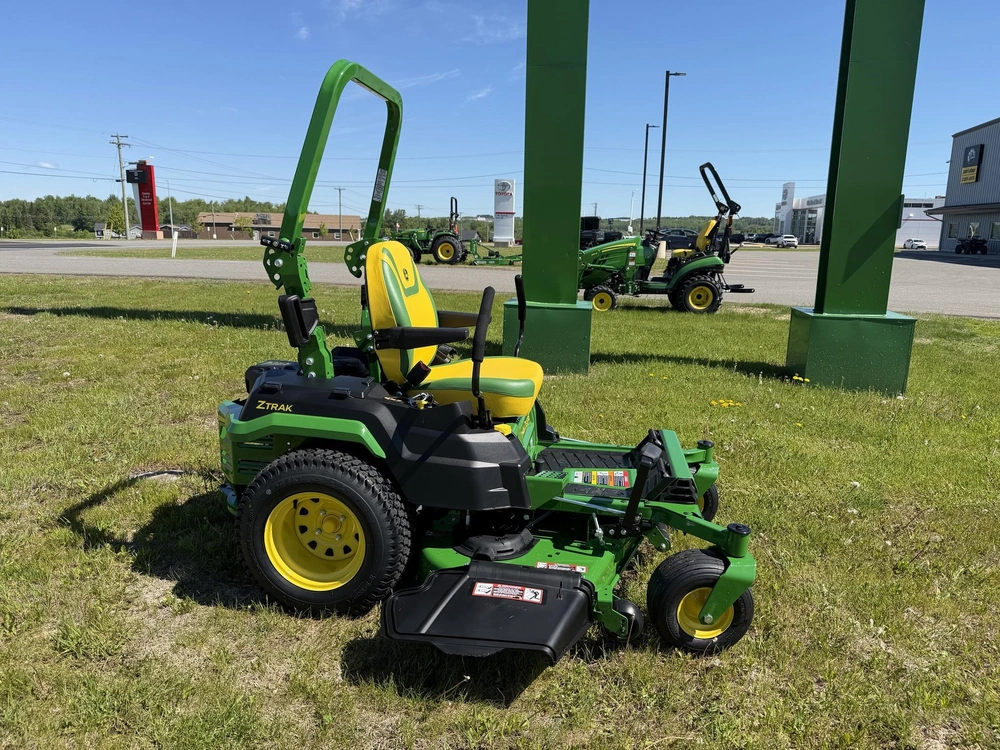 2026 John Deere Z545r alt