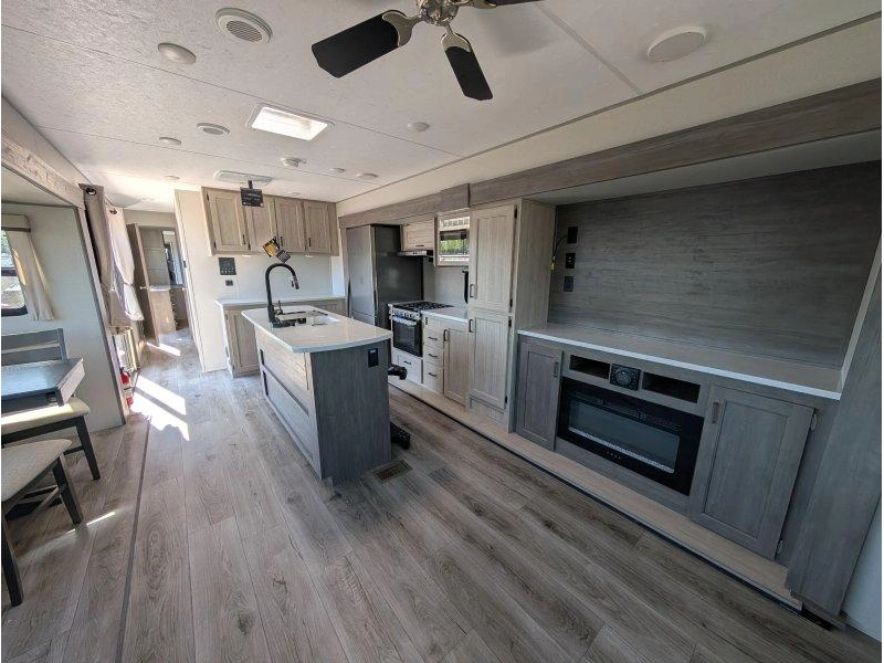 2026 Coachmen Catalina 39mkts alt