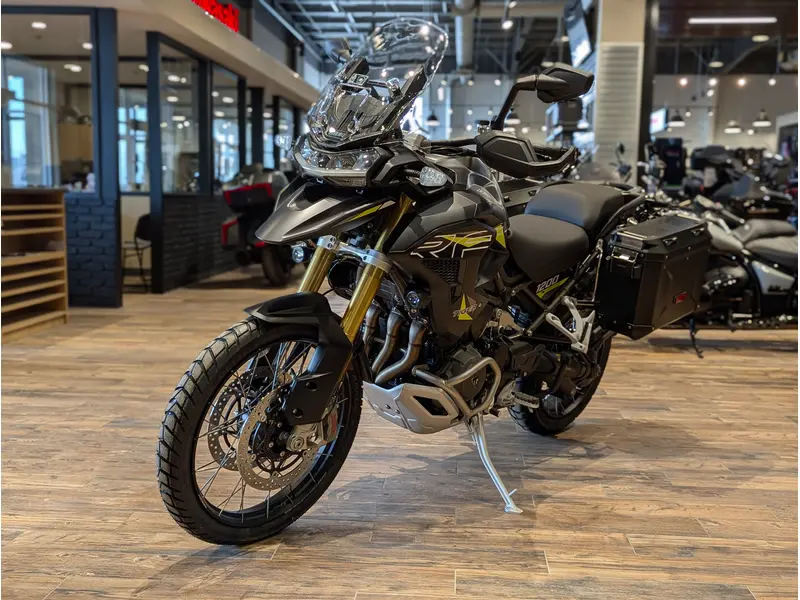 2026 Triumph Tiger 1200 Desert Edition // Satin Granite
