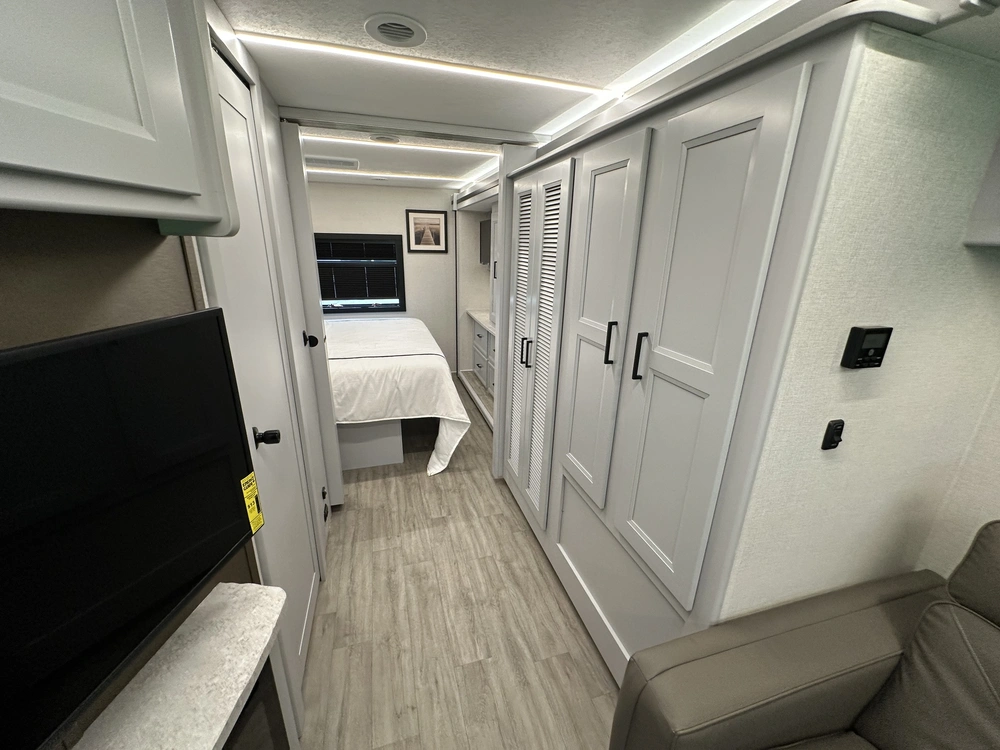Coachmen Mirada 32ls 2024 alt