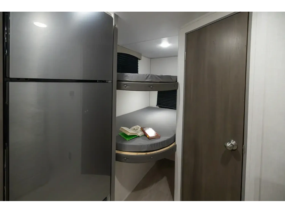 2026 Coachmen Clipper 18dbs alt