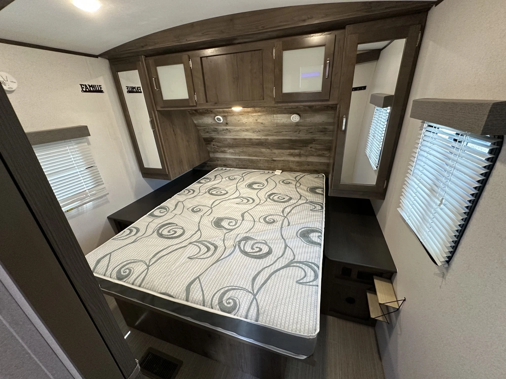 2020 Keystone Rv Passport Ultra-lite Gt Series 2521rl alt