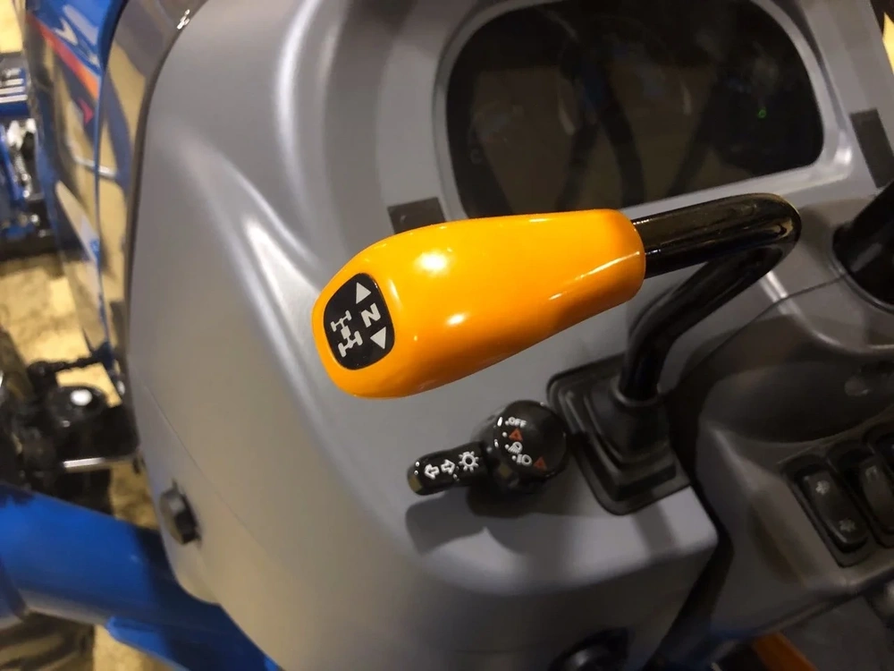 None Ls Tractor Mt225s – 24.7hp alt
